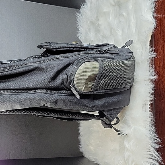 TARGUS Black and Gray Backpack - Picture 4 of 7